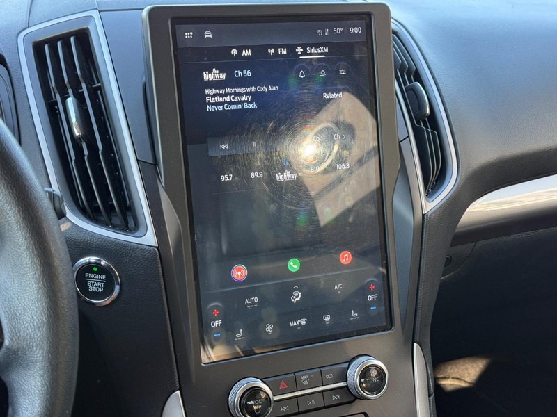Ford Edge Vehicle Full-screen Gallery Image 16