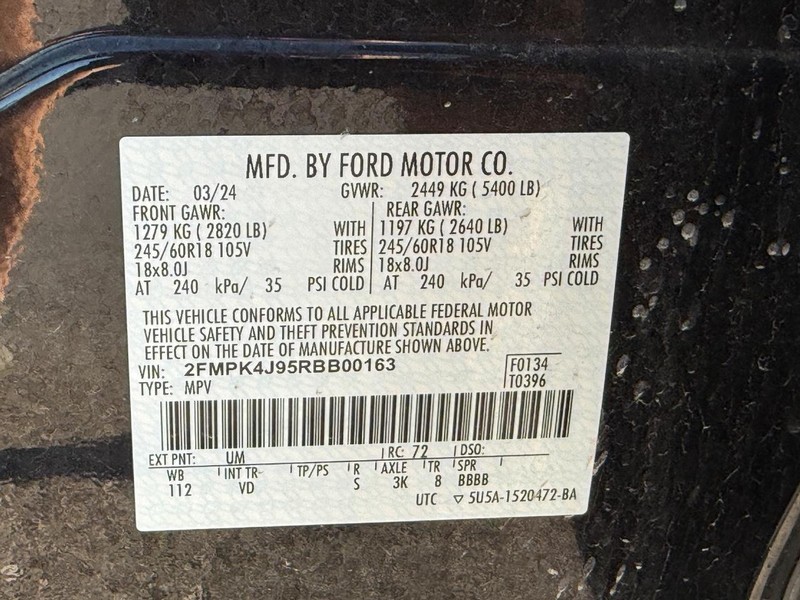 Ford Edge Vehicle Full-screen Gallery Image 24
