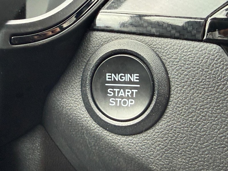Ford Escape Vehicle Full-screen Gallery Image 15