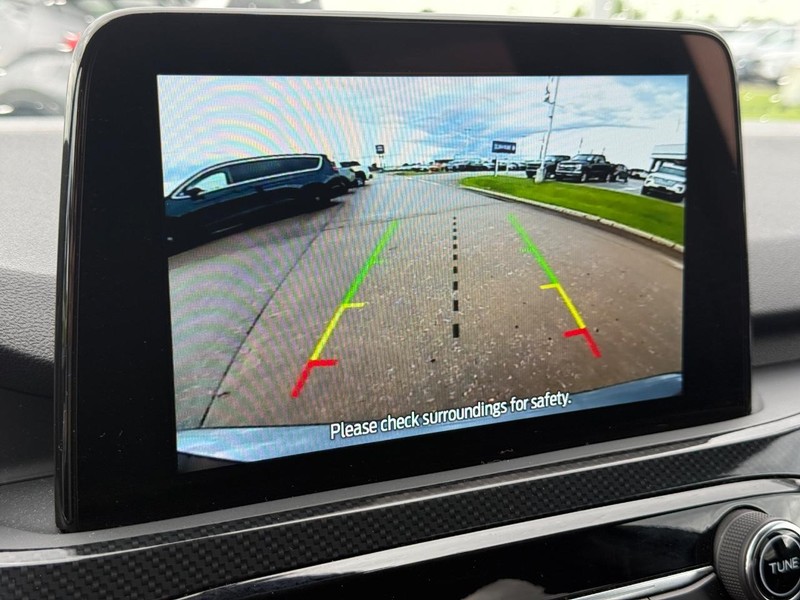 Ford Escape Vehicle Full-screen Gallery Image 17