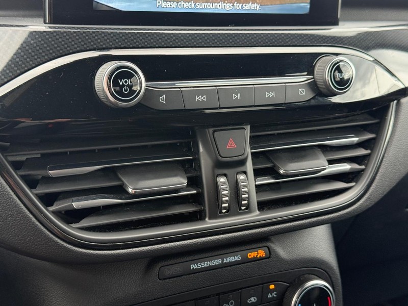 Ford Escape Vehicle Full-screen Gallery Image 18
