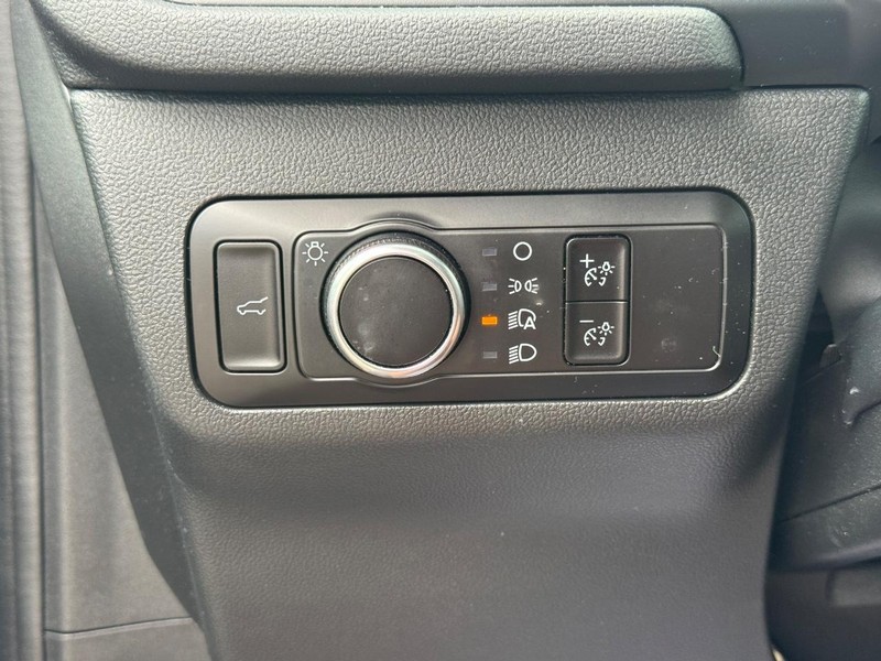 Ford Escape Vehicle Full-screen Gallery Image 23