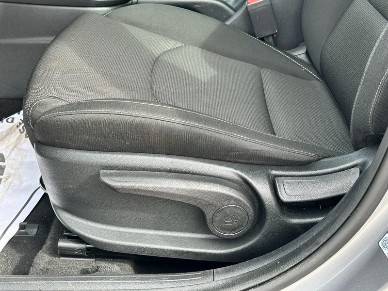 Kia Forte Vehicle Full-screen Gallery Image 15