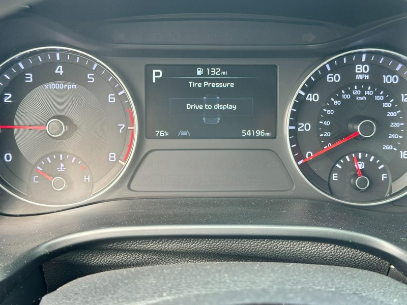 Kia Forte Vehicle Full-screen Gallery Image 18