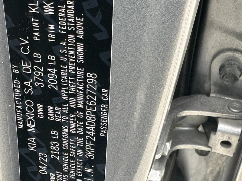 Kia Forte Vehicle Full-screen Gallery Image 20