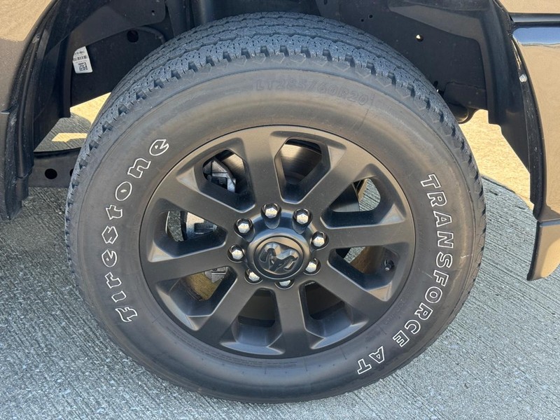 Ram 2500 Vehicle Full-screen Gallery Image 3