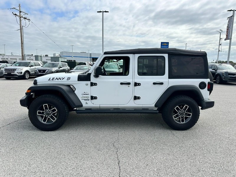 Jeep Wrangler Unlimited Vehicle Full-screen Gallery Image 2