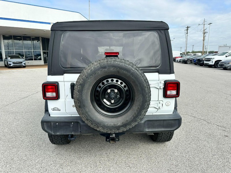 Jeep Wrangler Unlimited Vehicle Full-screen Gallery Image 4