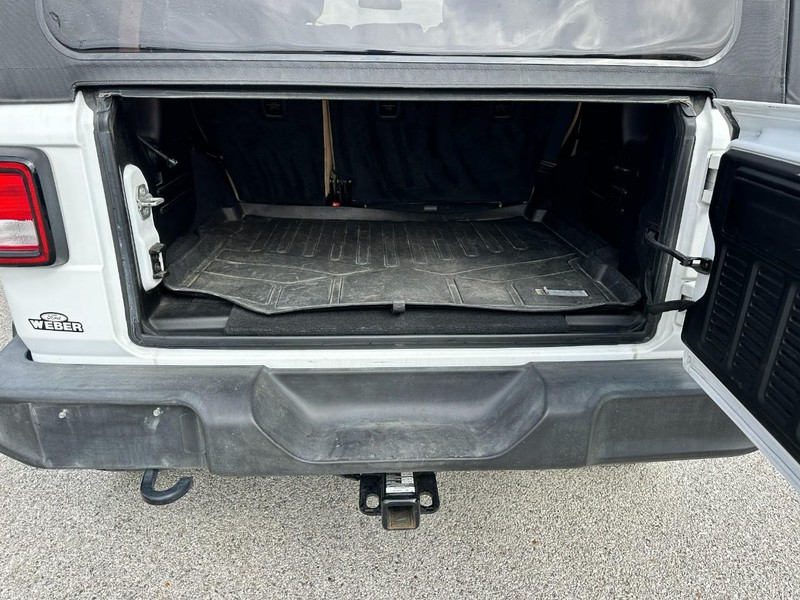 Jeep Wrangler Unlimited Vehicle Full-screen Gallery Image 5