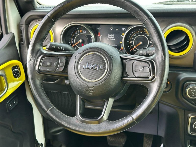 Jeep Wrangler Unlimited Vehicle Full-screen Gallery Image 12