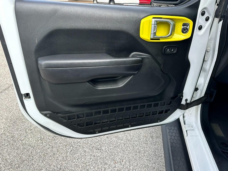 Jeep Wrangler Unlimited Vehicle Full-screen Gallery Image 16