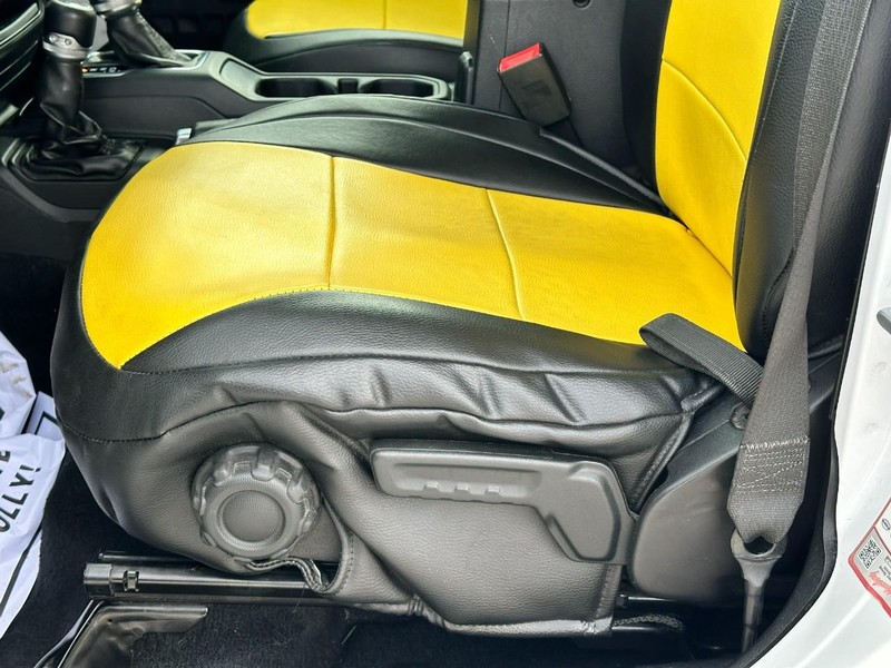 Jeep Wrangler Unlimited Vehicle Full-screen Gallery Image 17