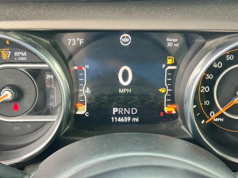 Jeep Wrangler Unlimited Vehicle Full-screen Gallery Image 20