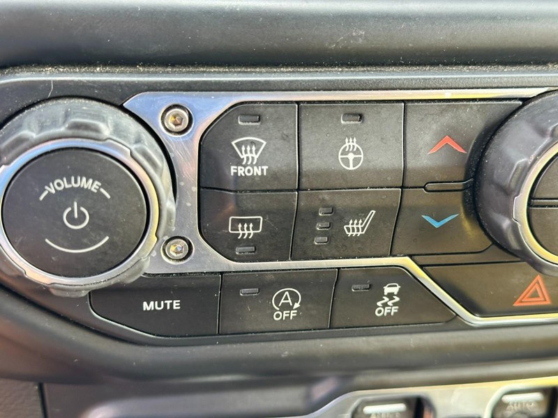 Jeep Wrangler Unlimited Vehicle Full-screen Gallery Image 22
