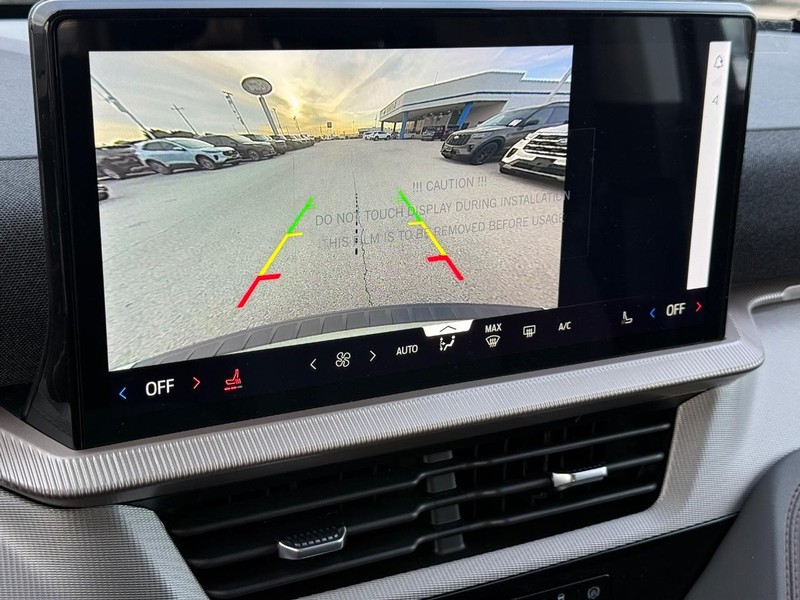 Ford Explorer Vehicle Full-screen Gallery Image 13