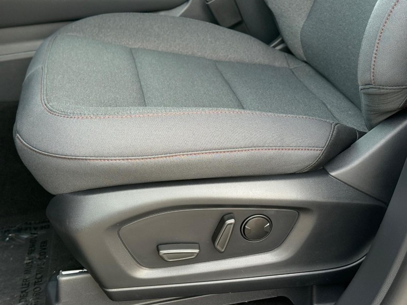 Ford Explorer Vehicle Full-screen Gallery Image 19