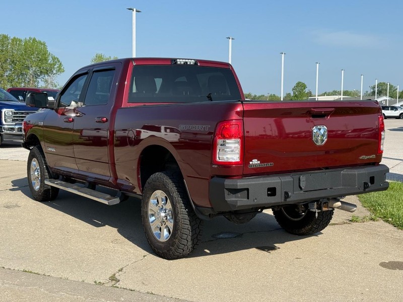 Ram 2500 Vehicle Full-screen Gallery Image 3