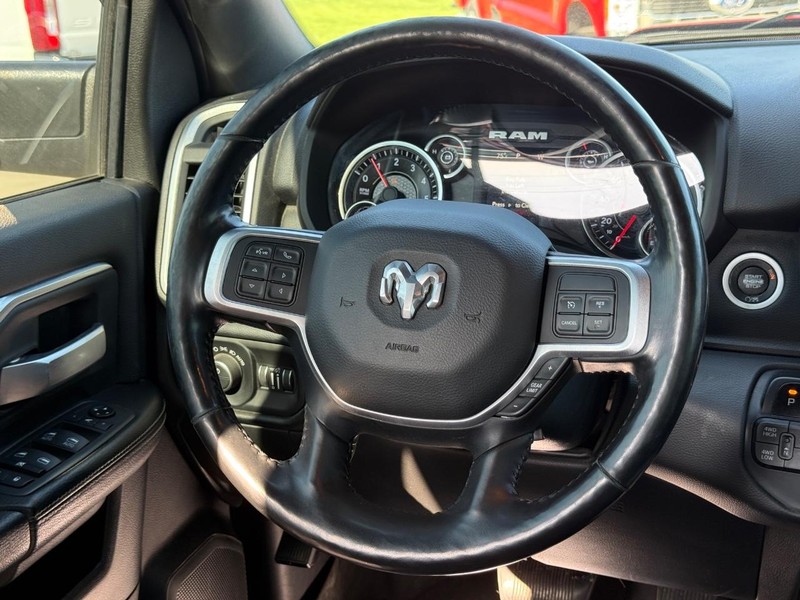 Ram 2500 Vehicle Full-screen Gallery Image 12