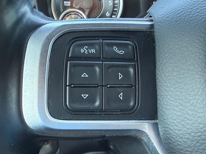 Ram 2500 Vehicle Full-screen Gallery Image 13