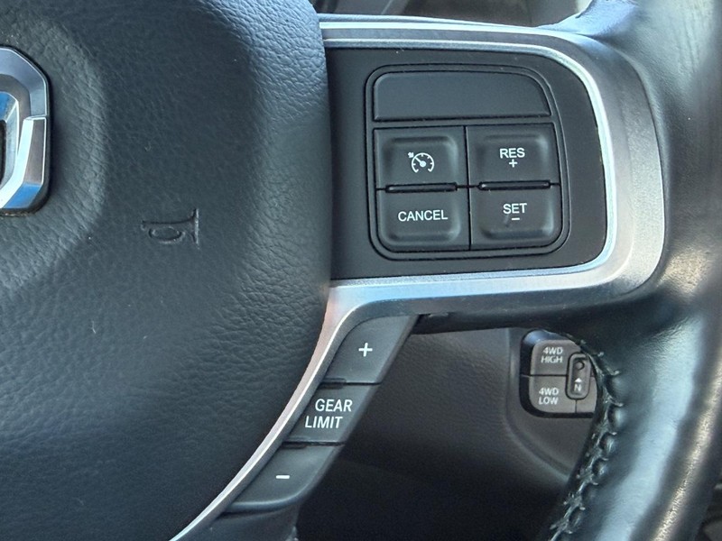 Ram 2500 Vehicle Full-screen Gallery Image 14