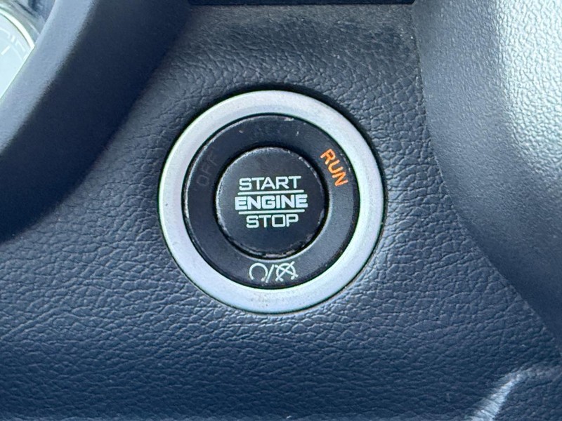 Ram 2500 Vehicle Full-screen Gallery Image 15