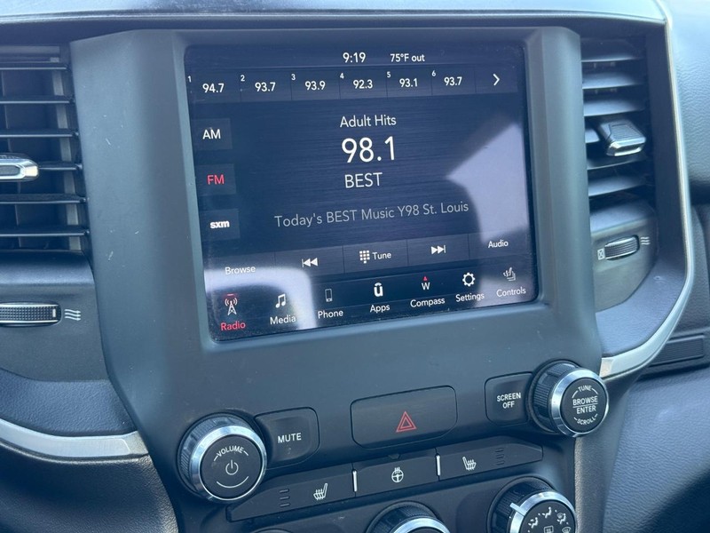 Ram 2500 Vehicle Full-screen Gallery Image 17