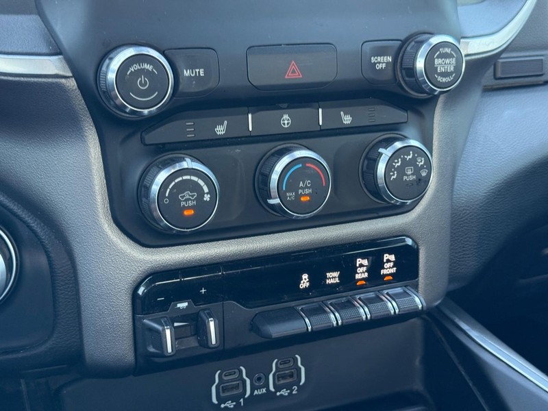 Ram 2500 Vehicle Full-screen Gallery Image 19