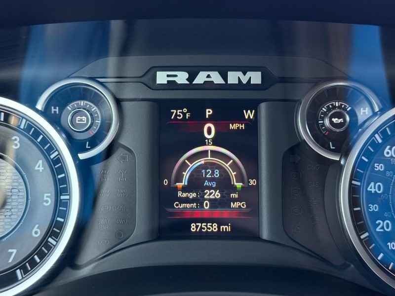Ram 2500 Vehicle Full-screen Gallery Image 21