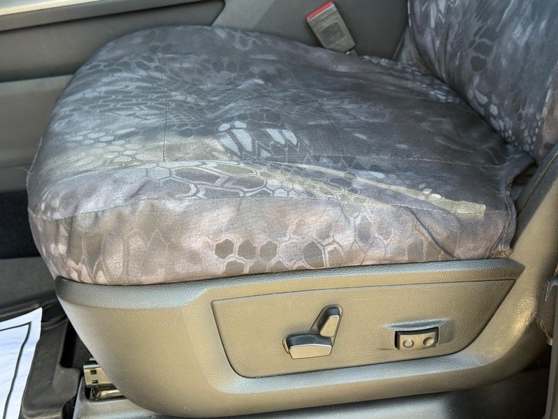 Ram 2500 Vehicle Full-screen Gallery Image 23