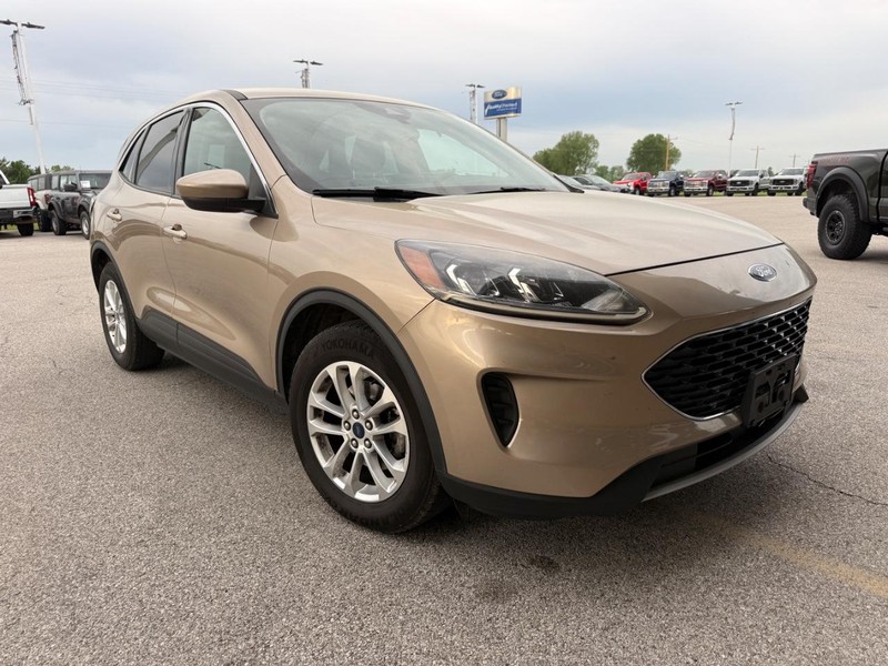 Ford Escape Vehicle Full-screen Gallery Image 5