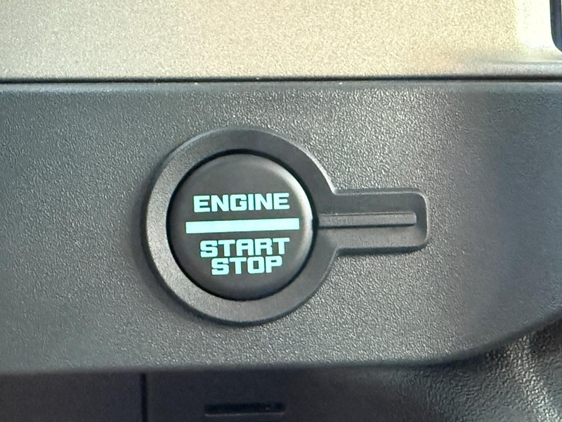 Ford Bronco Vehicle Full-screen Gallery Image 10