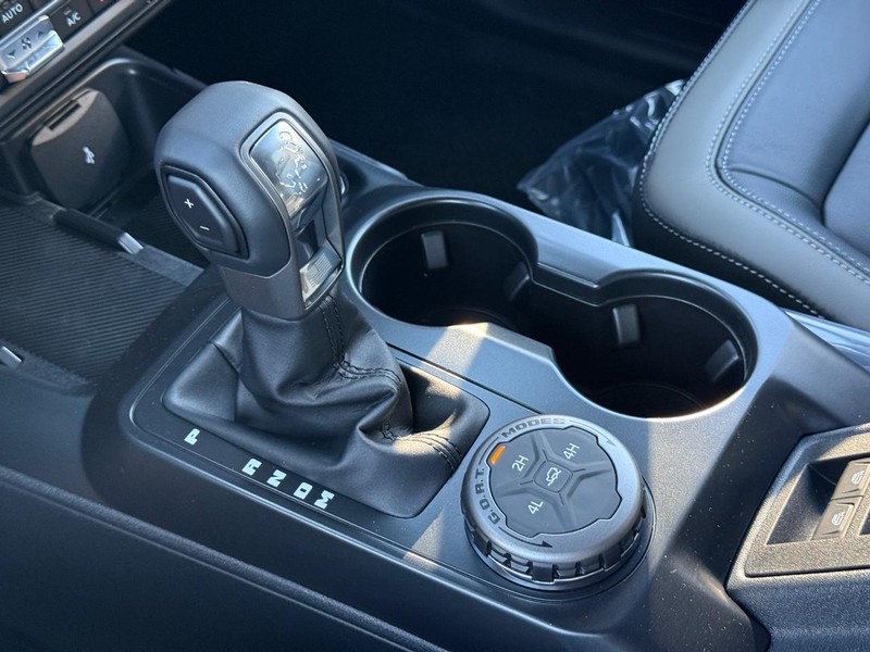 Ford Bronco Vehicle Full-screen Gallery Image 14