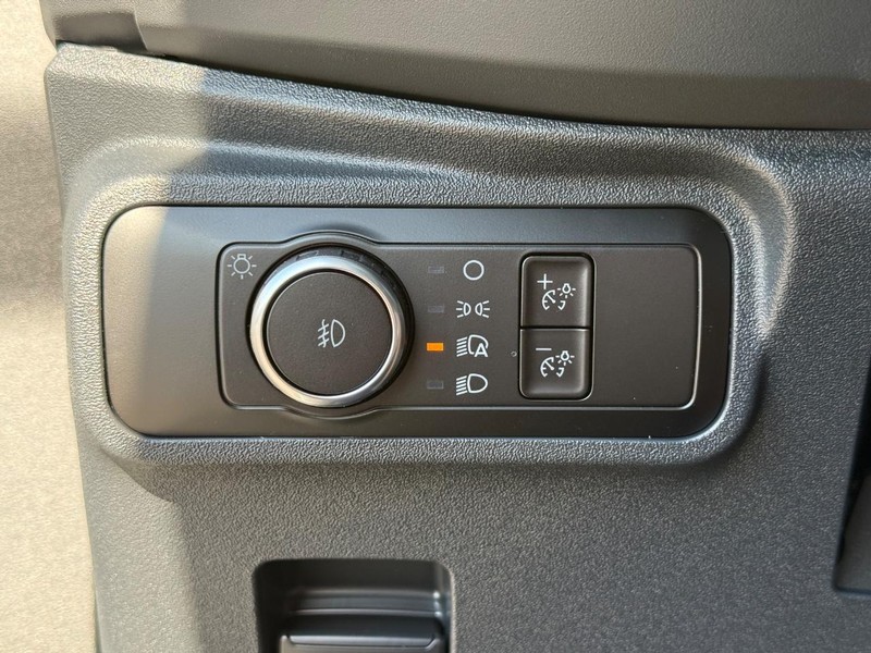 Ford Bronco Vehicle Full-screen Gallery Image 16