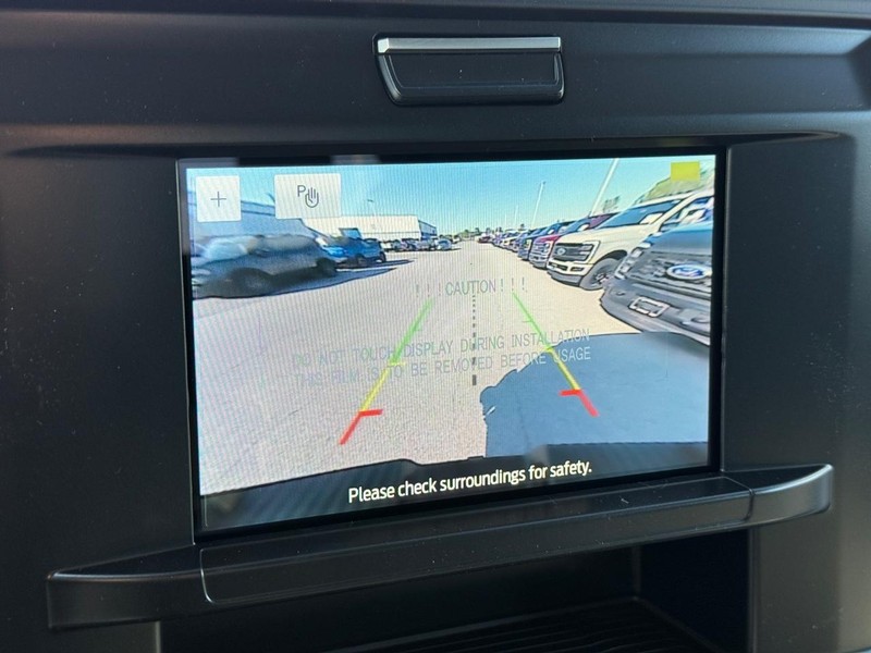 Ford Super Duty F-250 SRW Vehicle Full-screen Gallery Image 11