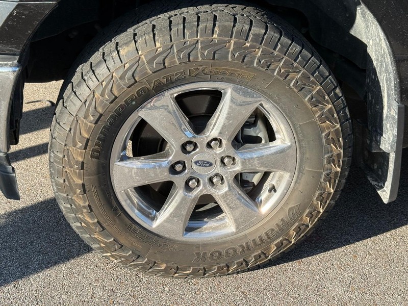 Ford F-150 Vehicle Full-screen Gallery Image 2