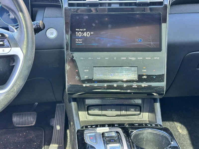 Hyundai Tucson Vehicle Full-screen Gallery Image 14