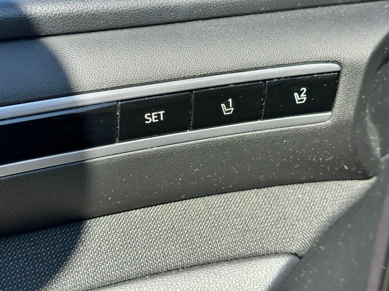 Hyundai Tucson Vehicle Full-screen Gallery Image 18