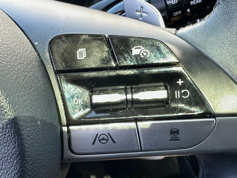 Hyundai Tucson Vehicle Full-screen Gallery Image 21