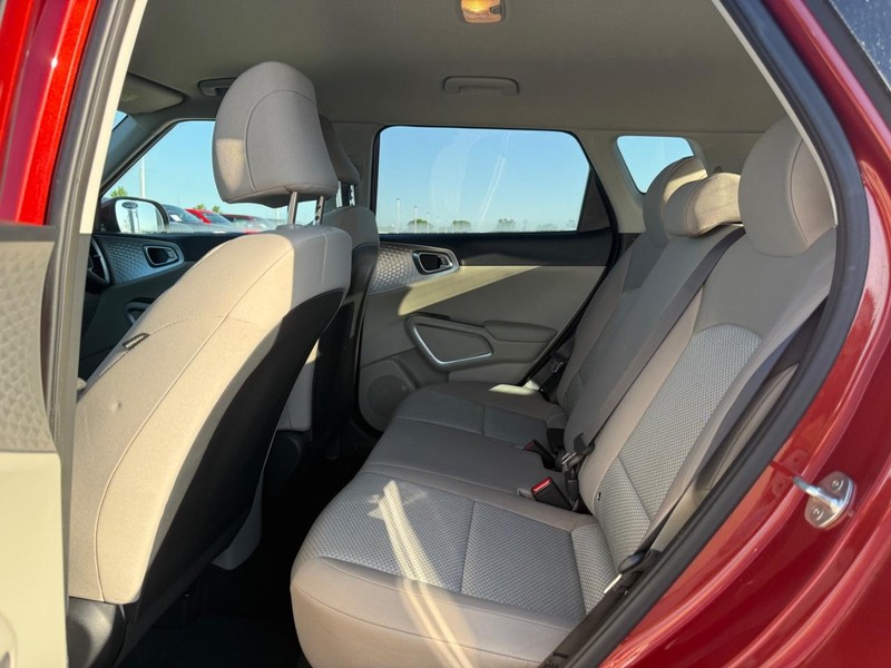 Kia Soul Vehicle Full-screen Gallery Image 11