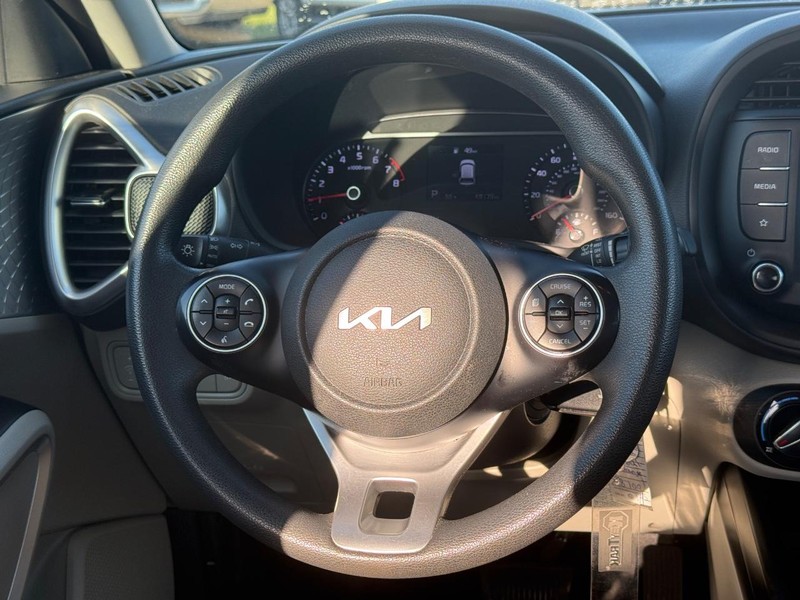 Kia Soul Vehicle Full-screen Gallery Image 13