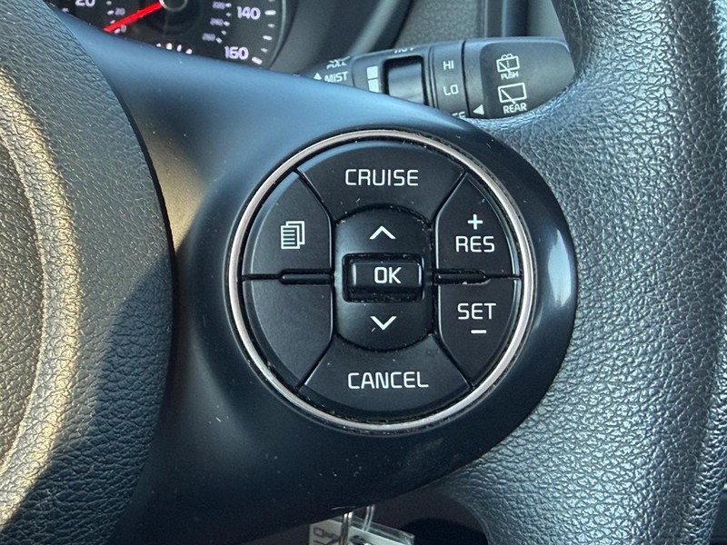 Kia Soul Vehicle Full-screen Gallery Image 15
