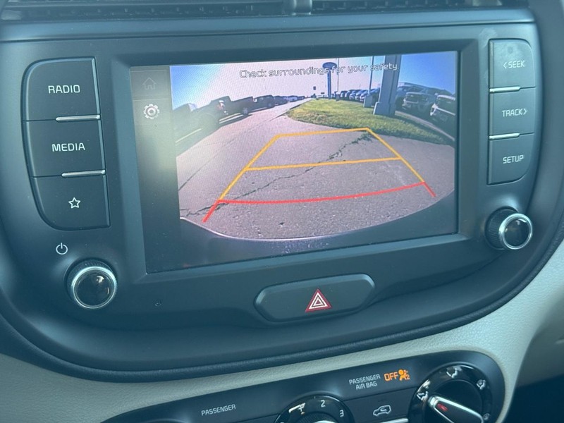 Kia Soul Vehicle Full-screen Gallery Image 17