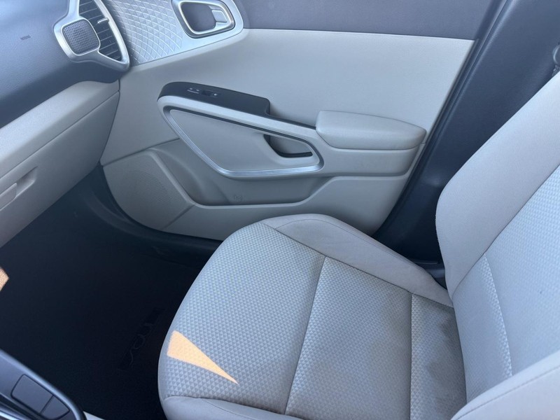 Kia Soul Vehicle Full-screen Gallery Image 20