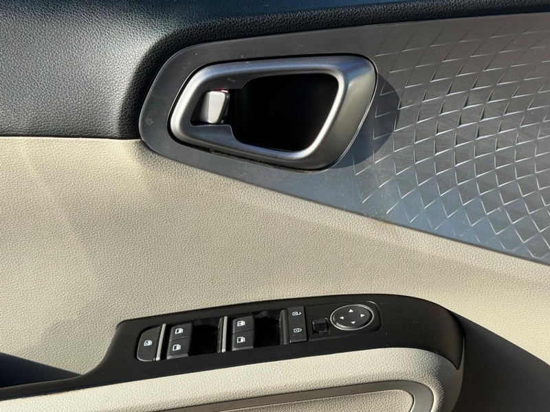 Kia Soul Vehicle Full-screen Gallery Image 22