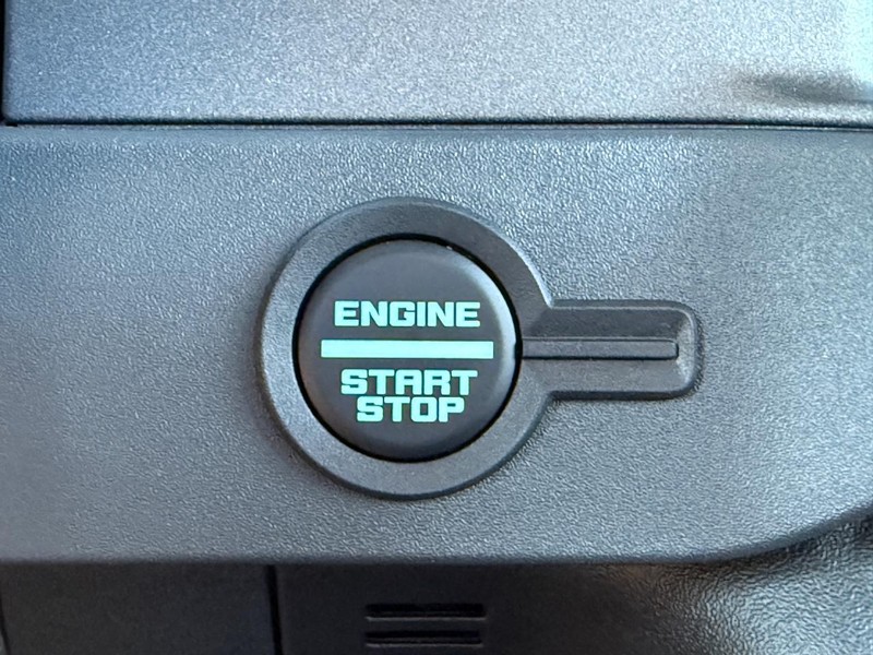 Ford Bronco Vehicle Full-screen Gallery Image 10