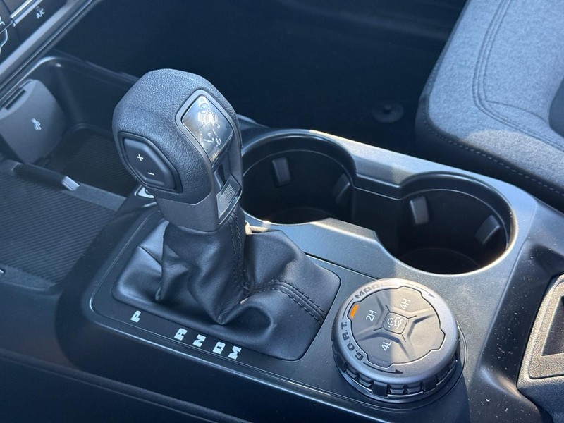 Ford Bronco Vehicle Full-screen Gallery Image 14