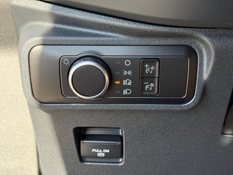 Ford Bronco Vehicle Full-screen Gallery Image 16