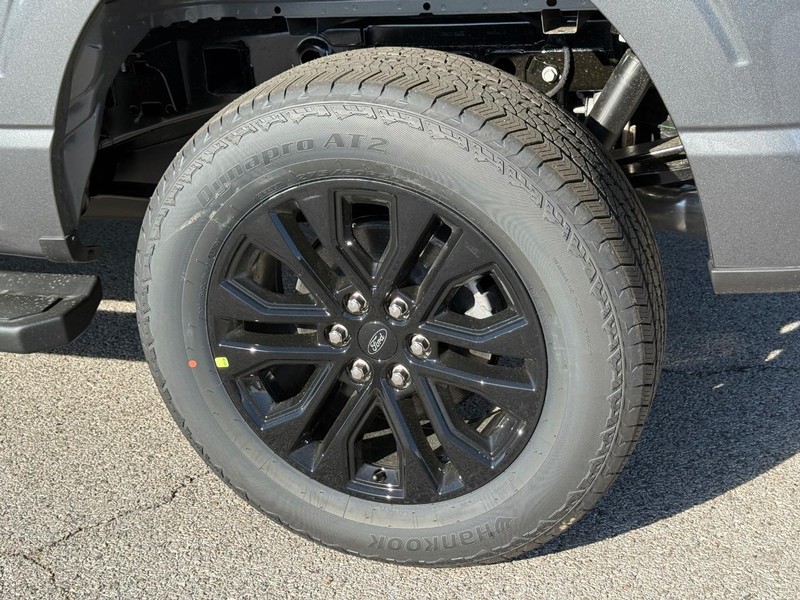 Ford F-150 Vehicle Full-screen Gallery Image 4