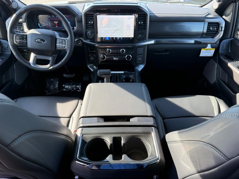 Ford F-150 Vehicle Full-screen Gallery Image 6