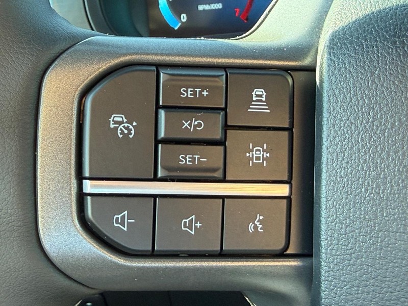 Ford F-150 Vehicle Full-screen Gallery Image 8